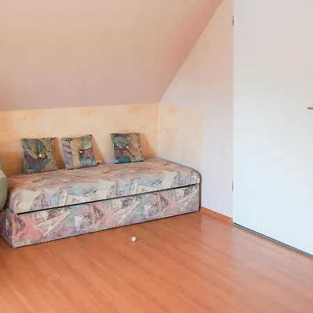 Apartman Awesome In W/ 2 Bedrooms *